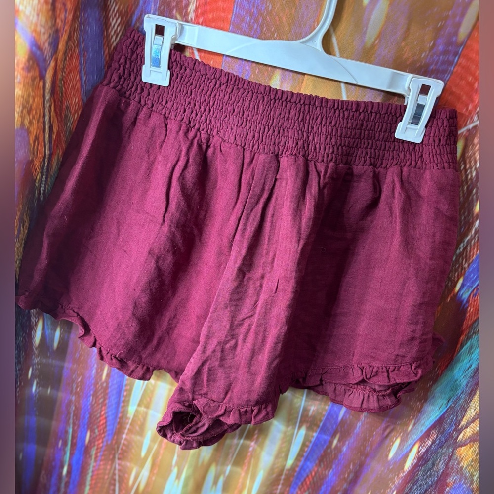 Boutique ✨ Maroon Ruffle Linen Shorts ♥️ NWT - Picture 2 of 4